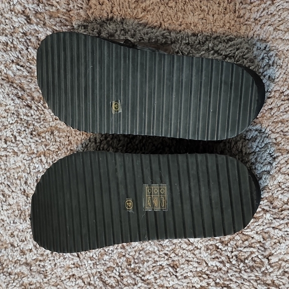 Pretty Little Things black platform sandals-4 - Picture 6 of 10